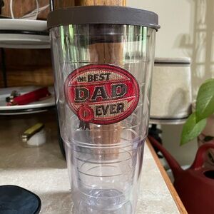Tervis 24 oz double walled insulated tumbler‎ W/ Best Dad Ever patch red black